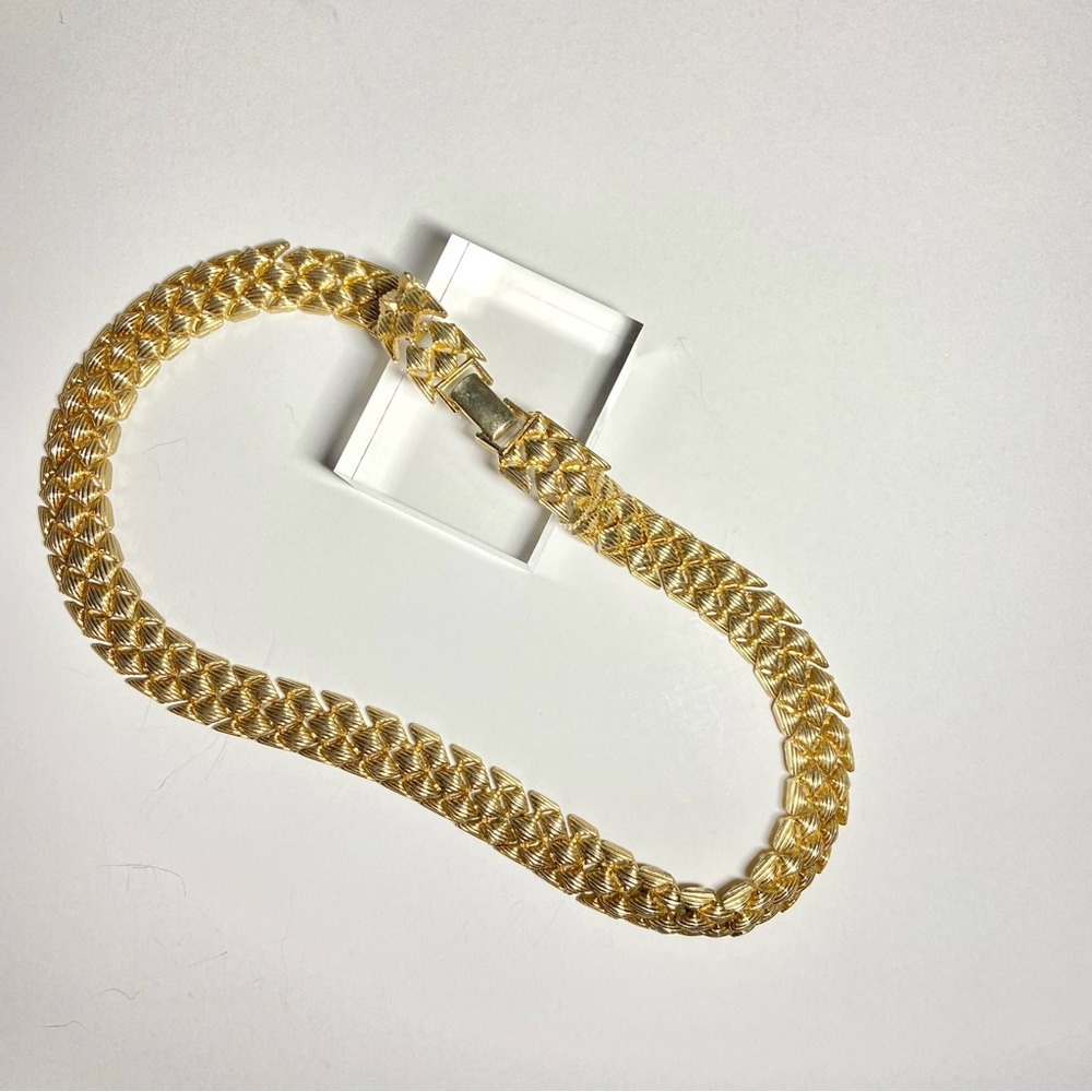 VINTAGE SNAKE CHAIN GOLD NECKLACE